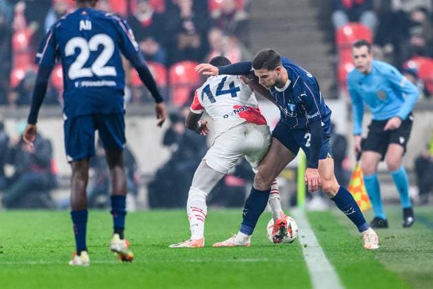 250130 Simion Michez of Slavia Prag and Gabriel Busanello of Malmö FF during the UEFA Europa League football match between Slavia Prag and Malmö FF on January 30, 2025 in Prague. Photo: Mathilda Ahlberg BILDBYRAN kod MA MA0779 fotboll football soccer fotball uefa europa league europa league slavia prag malmö ff bbeng bbauto Copyright: MATHILDAxAHLBERG BB250130MA097