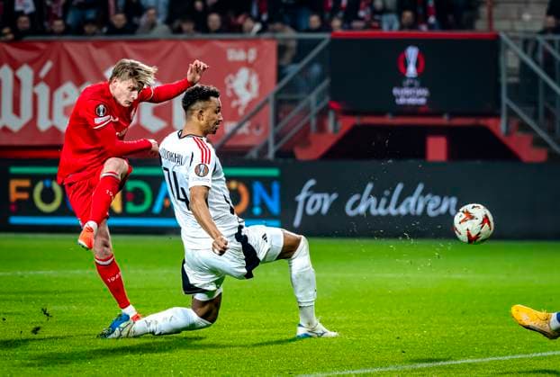FC Twente midfielder Sem Steijn during the match Twente - Besiktas at the Grolsch Veste for the UEFA Europa League - League phase - Matchday 8 season 2024-2025 in ENSCHEDE, Netherlands on 30 january 2025, (photo by Marcel van Dorst EYE4images Defodi-746_212220