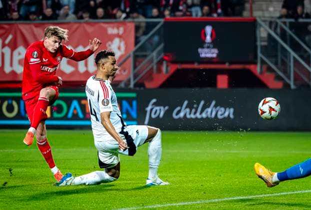 FC Twente midfielder Sem Steijn during the match Twente - Besiktas at the Grolsch Veste for the UEFA Europa League - League phase - Matchday 8 season 2024-2025 in ENSCHEDE, Netherlands on 30 january 2025, (photo by Marcel van Dorst EYE4images Defodi-746_212221
