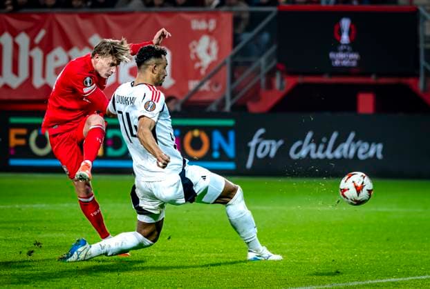 FC Twente midfielder Sem Steijn during the match Twente - Besiktas at the Grolsch Veste for the UEFA Europa League - League phase - Matchday 8 season 2024-2025 in ENSCHEDE, Netherlands on 30 january 2025, (photo by Marcel van Dorst EYE4images Defodi-746_212222