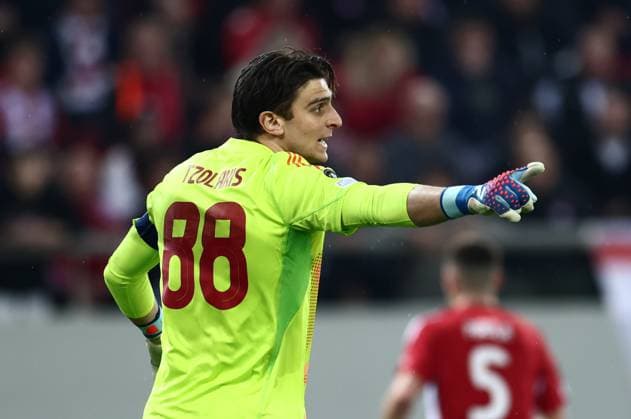 Kostas Tzolakis goalkeeper of Olympiacos in action during the UEFA Europa League league phase matchdgy 8 soccer match between Olympiacos and Qarabag FK held at Stadium Georgios Karaiskakis in Piraeus, Greece, 30 January 2025. IMAGO ONE INCH PRODUCTIONS PIRAEUS Greece Copyright: xOnexInchxProductionsx 6449556