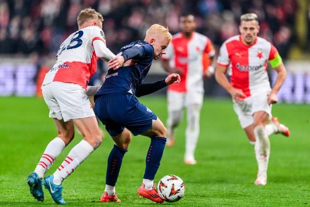 250130 Dominik Pech of Slavia Prag and Otto Rosengren of Malmö FF during the UEFA Europa League football match between Slavia Prag and Malmö FF on January 30, 2025 in Prague. Photo: Mathilda Ahlberg BILDBYRAN kod MA MA0779 fotboll football soccer fotball uefa europa league europa league slavia prag malmö ff bbeng bbauto Copyright: MATHILDAxAHLBERG BB250130MA100