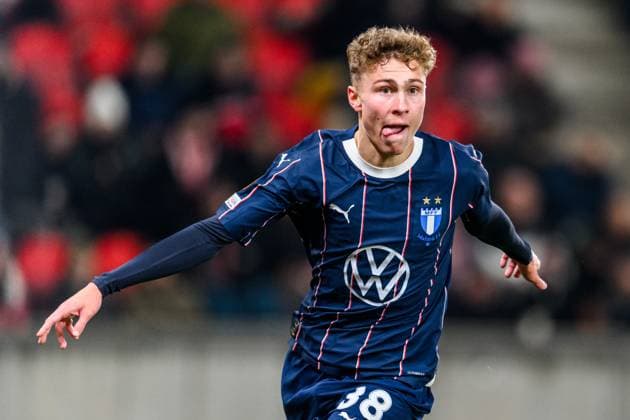 250130 Hugo Bolin of Malmö FF celebrates after scoring the 1-2 goal during the UEFA Europa League football match between Slavia Prag and Malmö FF on January 30, 2025 in Prague. Photo: Mathilda Ahlberg BILDBYRAN kod MA MA0779 fotboll football soccer fotball uefa europa league europa league slavia prag malmö ff bbeng jubel Copyright: MATHILDAxAHLBERG BB250130MA107