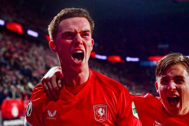 ENSCHEDE, Stadium Grolsch Veste, 30-01-2025 , season 2024 2025 , Europa League during the match Twente - Besiktas FC Twente player Daan Rots celebrates after scoring 1-0 Twente - Besiktas  x27629129x Copyright: