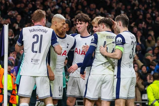 Tottenham Hotspur v Elfsborg Europa League 30 01 2025. GOAL 1-0. Tottenham Hotspur forward Dane Scarlett (44) celebrates with teammates after scoring a goal during the Europa League match between Tottenham Hotspur and Elfsborg at Tottenham Hotspur Stadium, London, United Kingdom on 30 January 2025. London Tottenham Hotspur Stadium London United Kingdom Editorial use only , Copyright: xToyinxOshodix PSI-21351-0015