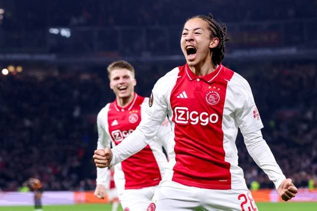 2025-01-30 AFC Ajax v Galatasaray - UEFA Europa League 2024 25 League Phase MD8 AMSTERDAM, NETHERLANDS - JANUARY 30: Kian Fitz-Jim of AFC Ajax celebrates after scoring his teams second goal during the UEFA Europa League 2024 25 League Phase MD8 match between AFC Ajax and Galatasaray at Johan Cruijff ArenA on January 30, 2025 in Amsterdam, Netherlands. Amsterdam Johan Cruijff ArenA Netherlands Content not available for redistribution in The Netherlands directly or indirectly through any third parties. Copyright: xBenxGalx
