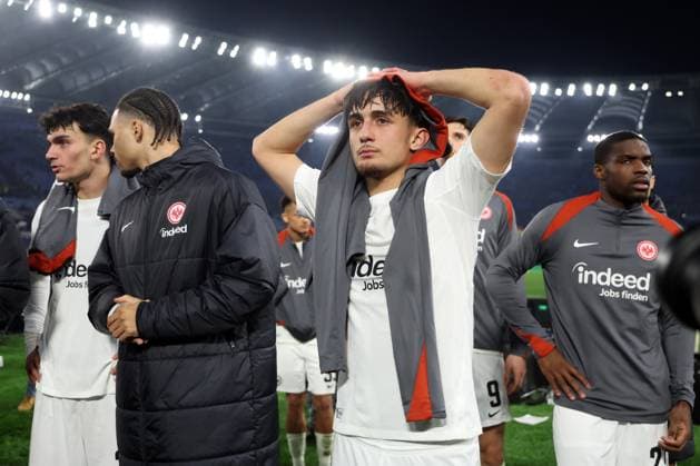 Rome, Italy 30.01.2025: Disappointment of the players Eintracht after the defeat at the end of the match, they say goodbye to the fans in the Uefa Europa League 2024-2025, football match between AS Roma vs Eintracht Frankfurt at Olympic Stadium in Rome.  Copyright: xMarcoxIacobucci IPAxSportx xipa-agency.netx xx IPA_53474554 IPA_Agency_IPA53474554
