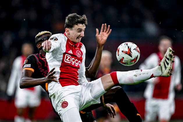 AFC Ajax Amsterdam defender Youri Baas, Galatasaray forward Victor Osimhen, during the match Ajax - Galatasaray at the Johan Cruijff ArenA for the UEFA Europa League - League phase - Matchday 8 season 2024-2025 in AMSTERDAM, Netherlands on 30 januari 2025, (photo by Stefan Koops EYE4images DeFodi Images) Defodi-746_212316