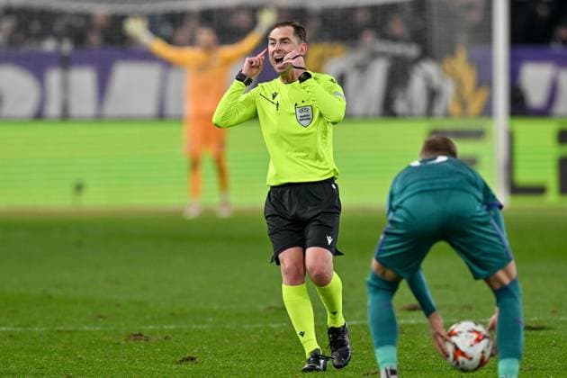 250130 RSC Anderlecht vs TSG Hoffenheim referee Giorgi Kruashvili pictured during the league phase - matchday 8 game in the Uefa Europa League season 2024-2025 between Royal Sporting Club Anderlecht and TSG 1899 Hoffenheim from Germany on January 30 , 2025 in Anderlecht, Belgium. (Photo by David Catry Isosport) Anderlecht Belgium  Copyright: xDavidxCatryx 20250130DC2_2095