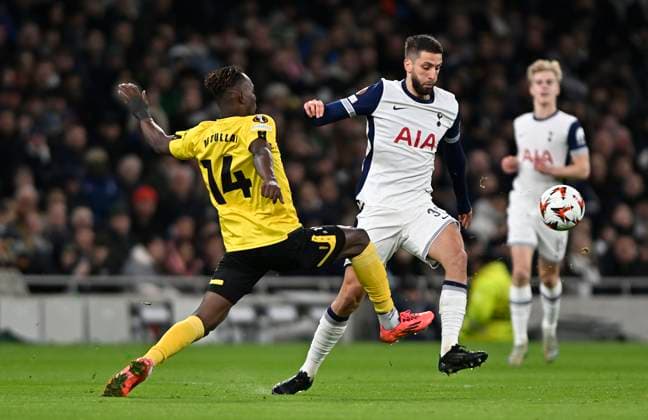 Tottenham Hotspur V IF Elfsborg, Europa Conference League. Rodrigo Bentancur (Spurs) tries to go past Jalal Abdullai (Elfsborg) during the Tottenham Hotspur V IF Elfsborg UEFA Europa Conference League Matchday 6 match at the Tottenham Hotspur Stadium, London. Tottenham Tottenham Hotspur Stadium UK Copyright: xMartinxDaltonx SpursVSElfsborg_300125_MD_017