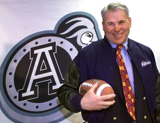 Archivbilder der Woche SPORT KW05 February 1, 2000, Toronto, On, Canada: Toronto Argonauts head coach John Huard smiles at a news conference in Toronto, February 1, 2000. John Huard, who guided the Acadia Axemen to two Vanier Cup titles and later served as head coach of the Toronto Argonauts, has died. He was 80. HUARD  - ZUMAc35_ 20000201_zaf_c35_001 Copyright: xKevinxFrayerx
