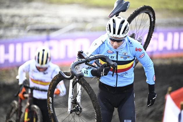 Belgian Sanne Cant pictured during a track reconnaissance ahead of the UCI cyclocross World Championship, WM, Weltmeisterschaft in Lievin, France, Friday 31 January 2025. The world championships are taking place from 31 January until 02 February. JASPERxJACOBS  x111504182x