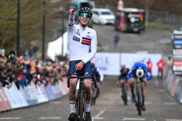 Bilder des Jahres 2025, Sport 01 Januar Sport Themen der Woche KW05 2025 UCI Cyclo-Cross WC - Team Relay LIEVIN, FRANCE - JANUARY 31 : Mein Thomas (GBR) wins during the 2025 UCI Cyclo-Cross World Championships for Mixed Team Relay on January 31, 2025 in Lievin, France, 31 01 2025 Lievin France  Copyright: xNicoxVereeckenx