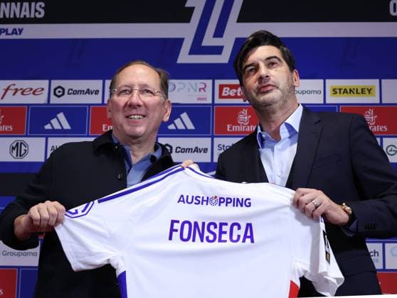 Paulo Fonseca nouvel entraineur OL Foot PHOTOPQR LE PROGRES Richard MOUILLAUD - Décines-Charpieu 31 01 2025 - Paulo Fonseca nouvel entraineur OL Foot -John Textor et Paulo Fonseca Paulo Fonseca, new coach of Olympique Lyonnais OL, french first league soccer club Décines-Charpieu Rhône Rhône-Alpes France  Copyright: xPHOTOPQR LExPROGRES MAXPPPxRichardxMOUILLAUDx 20250131LPL3965 20250131LPL3965