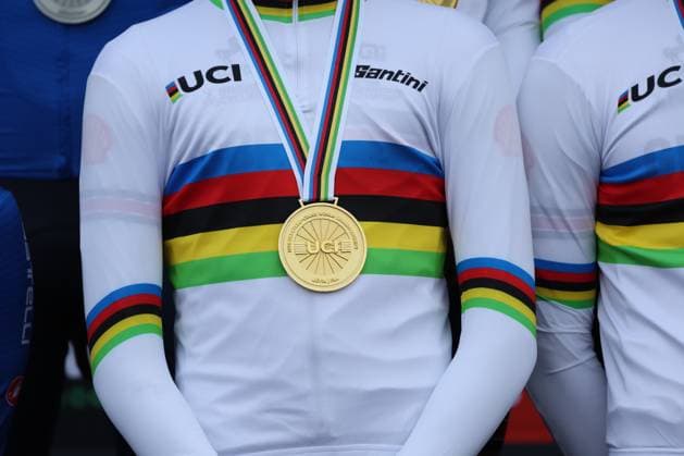 CYCLISME : Championnats du Monde UCI Cyclo-Cross LiÃ vin France - 31 01 2025 maillot de champion du monde et mÃ dialle d Or lors des championnats du monde UCI Cyclo-Cross LiÃ vin France, le 31 janvier 2025 - photo Laurent Sanson PsnewZ  Copyright: xLaurentxSANSONx xPsnewZx