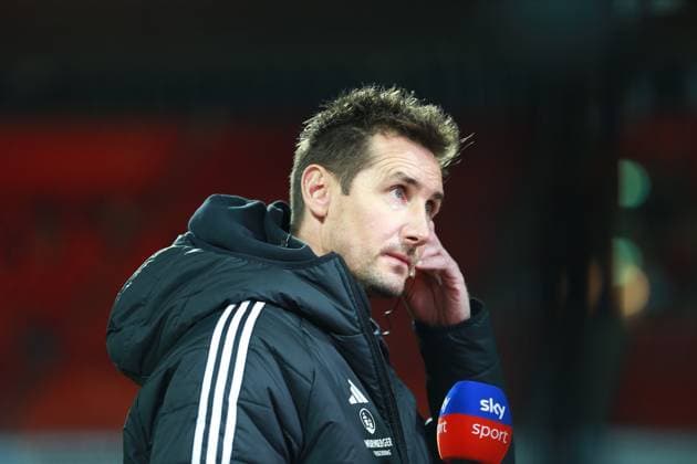 31.01.2025, xrekx, Fussball 2.Bundesliga, 1. FC Nuernberg - SV Darmstadt 98 v.l. Miroslav Klose Trainer (1.FC Nuernberg) im Sky Interview vor dem Spiel (DFL DFB REGULATIONS PROHIBIT ANY USE OF PHOTOGRAPHS as IMAGE SEQUENCES and or QUASI-VIDEO) Nuernberg