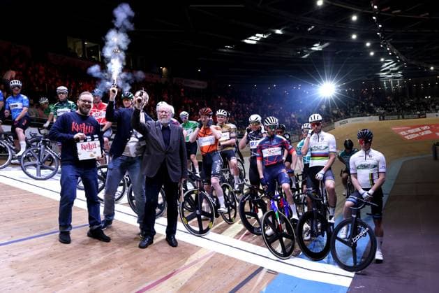 DEU, Sixdays Weekend 2025, 31.01.2025, Velodrom, Berlin, DEU, Sixdays Weekend 2025, Startschuss mit Dr. Wolfgang Thierse im Bild Roger Kluge GER, Theo Reinhardt GER, , Foto: Juergen Engler nordphoto GmbH