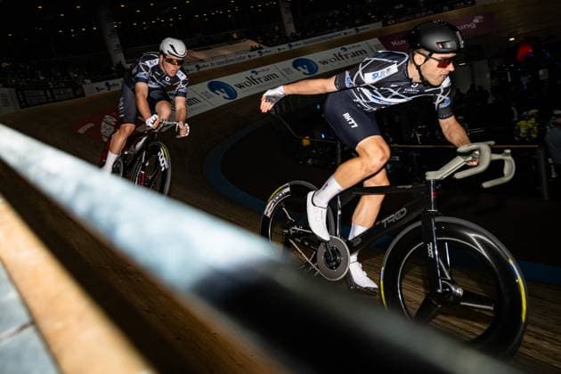 WILLEMSEN Justus, RITZINGER Felix: Six Day Berlin 2025 Team 7 - WILLEMSEN Justus ( NED ) - Black - RITZINGER Felix ( AUT ) - Red Querformat - quer - horizontal - Landscape - Event Veranstaltung: Six Day Berlin 2025 - Category Kategorie: Cycling - Track cycling, Rad, Radsport, Bahnrad, Bahn Sixdays - Elite Men - Location Ort: Europe Germany - Berlin - Velodrom Berlin - Discipline: Team Time Trail - Distance: 500 m - Date Datum: 31.01.2025 Friday Day 1 -