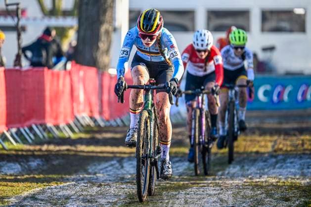 2025 UCI Cyclo-Cross WC - Women Junior LIEVIN, FRANCE - FEBRUARY 01 : Peeters Zita (BEL) in action during the 2025 UCI Cyclo-Cross World Championships for Women Junior on February 01, 2025 in Lievin, France, 01 02 2025 Lievin France  Copyright: xNicoxVereeckenx