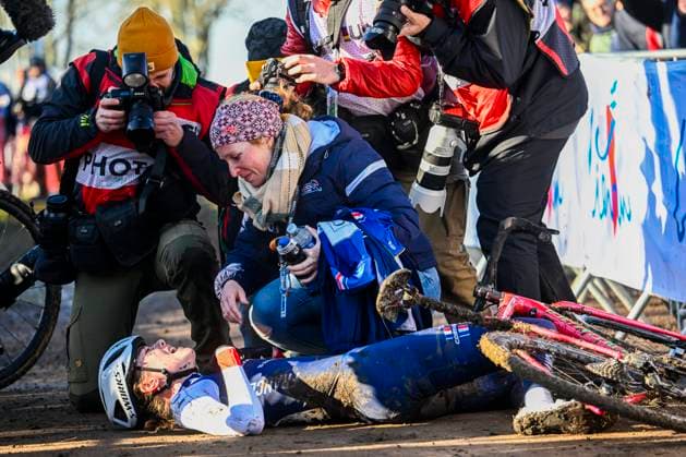 2025 UCI Cyclo-Cross WC - Women Junior LIEVIN, FRANCE - FEBRUARY 01 : Revol Lise (FRA) after winning the race during the 2025 UCI Cyclo-Cross World Championships for Women Junior on February 01, 2025 in Lievin, France, 01 02 2025 Lievin France  Copyright: xNicoxVereeckenx