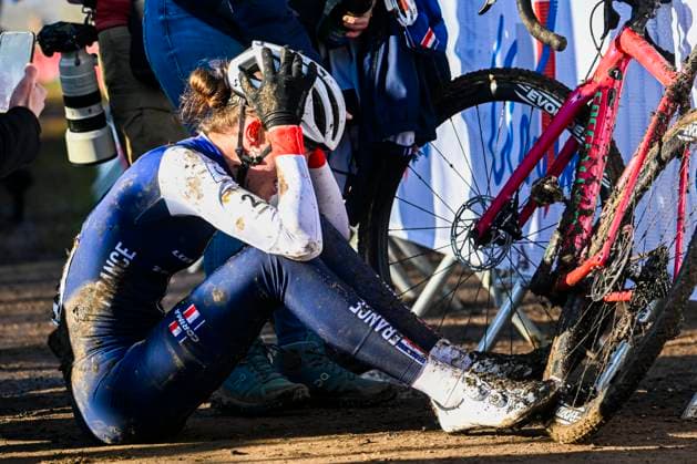 2025 UCI Cyclo-Cross WC - Women Junior LIEVIN, FRANCE - FEBRUARY 01 : Revol Lise (FRA) after winning the race during the 2025 UCI Cyclo-Cross World Championships for Women Junior on February 01, 2025 in Lievin, France, 01 02 2025 Lievin France  Copyright: xNicoxVereeckenx