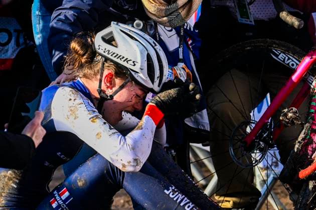 2025 UCI Cyclo-Cross WC - Women Junior LIEVIN, FRANCE - FEBRUARY 01 : Revol Lise (FRA) after winning the race during the 2025 UCI Cyclo-Cross World Championships for Women Junior on February 01, 2025 in Lievin, France, 01 02 2025 Lievin France  Copyright: xNicoxVereeckenx