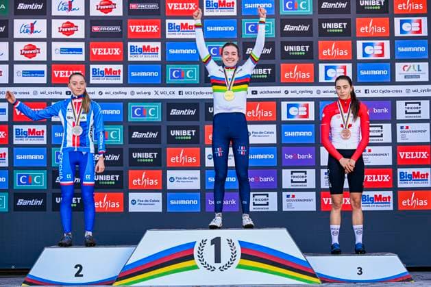 2025 UCI Cyclo-Cross WC - Women Junior LIEVIN, FRANCE - FEBRUARY 01 : Revol Lise (FRA) , Bukovska Barbora (CZE) , Carrier Rafaelle (CAN) on the podium during the 2025 UCI Cyclo-Cross World Championships for Women Junior on February 01, 2025 in Lievin, France, 01 02 2025 Lievin France  Copyright: xNicoxVereeckenx