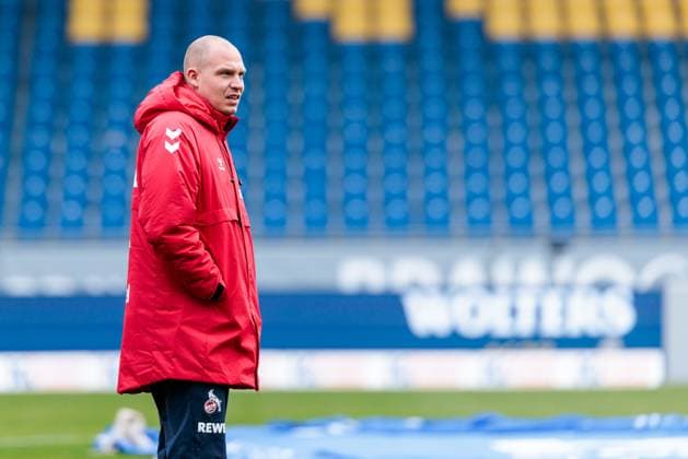 2. Fußball Bundesliga: Eintracht Braunschweig - 1. FC Köln; 01.02.2025 Matthias Köbbing (1. FC Köln, 44) während der Platzbegehung 2. Fußball Bundesliga, Eintracht Braunschweig - 1. FC Köln, Braunschweig, EINTRACHT-Stadion am 01.02.2025 DFL REGULATIONS PROHIBIT ANY USE OF PHOTOGRAPHS AS IMAGE SEQUENCES AND OR QUASI-VIDEO. Copyright: xBEAUTIFULxSPORTS Wunderlx