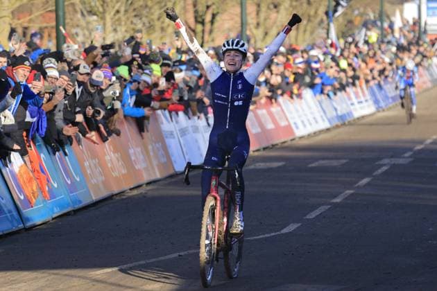 2025 ciclo-cross world championships - Lievin, France - Women junior - Lise Revol during the race during 2025 UCI Cyclo-Cross World Championships, Cyclocross race in Lievin, France, February 01 2025  Copyright: xStefanoxCavasino IPAxSportx xipa-agency.netx xx IPA_53517549 IPA_Agency_IPA53517549