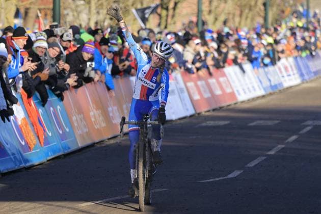 CICLISMO - Ciclocross - 2025 UCI Cyclo-Cross World Championships 2025 ciclo-cross world championships - Lievin, France - Women junior - Bukovska Barbara during the race during 2025 UCI Cyclo-Cross World Championships, Cyclocross race in Lievin, France, February 01 2025 Lievin France  Copyright: xIPAxSport ABACAx