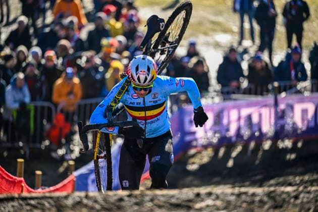 2025 UCI Cyclo-Cross WC - Media activities 01 02 2025 LIEVIN, FRANCE - FEBRUARY 01 : Van Aert Wout (BEL) on training during the official training session on the track of the 2025 UCI Cyclo-Cross World Championships on February 01, 2025 in Lievin, France, 01 02 2025 Lievin France  Copyright: xNicoxVereeckenx