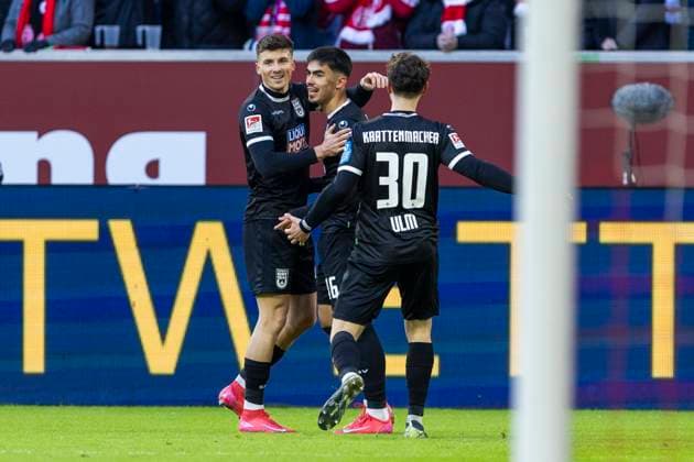 2. Fussball-Bundesliga: Fortuna Düsseldorf - SSV Ulm 1846 Fussball, 01.02.2024 Jubel nach dem Tor zum 1:1 durch Aaron Keller (SSV Ulm 1846 Fussball, 16). 2. Fussball-Bundesliga, Fortuna Düsseldorf - SSV Ulm 1846 Fussball, 20. Spieltag, am 01.02.2024, Merkur Spiel-Arena, Düsseldorf DFL regulations prohibit any use of photographs as image sequences and or quasi-video