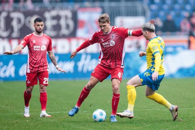 2. Fußball Bundesliga: Eintracht Braunschweig - 1. FC Köln; 01.02.2025 Zweikampf Timo Hübers (1. FC Köln, 4), Lino Tempelmann (Eintracht Braunschweig, 20) 2. Fußball Bundesliga, Eintracht Braunschweig - 1. FC Köln, Braunschweig, EINTRACHT-Stadion am 01.02.2025 DFL REGULATIONS PROHIBIT ANY USE OF PHOTOGRAPHS AS IMAGE SEQUENCES AND OR QUASI-VIDEO.