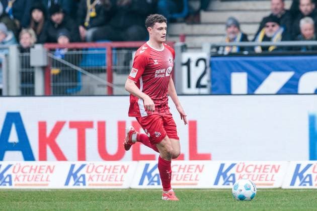 2. Fußball Bundesliga: Eintracht Braunschweig - 1. FC Köln; 01.02.2025 Eric Martel (1. FC Köln, 6) am Ball 2. Fußball Bundesliga, Eintracht Braunschweig - 1. FC Köln, Braunschweig, EINTRACHT-Stadion am 01.02.2025 DFL REGULATIONS PROHIBIT ANY USE OF PHOTOGRAPHS AS IMAGE SEQUENCES AND OR QUASI-VIDEO.