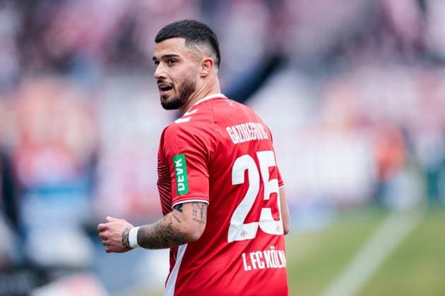2. Fußball Bundesliga: Eintracht Braunschweig - 1. FC Köln; 01.02.2025 Jusuf Gazibegovic (1. FC Köln, 25) frustriert, empört 2. Fußball Bundesliga, Eintracht Braunschweig - 1. FC Köln, Braunschweig, EINTRACHT-Stadion am 01.02.2025 DFL REGULATIONS PROHIBIT ANY USE OF PHOTOGRAPHS AS IMAGE SEQUENCES AND OR QUASI-VIDEO.