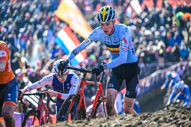 2025 UCI Cyclo-Cross WC - Men Under 23 LIEVIN, FRANCE - FEBRUARY 01 : De Brauwere Sil (BEL) in action during the 2025 UCI Cyclo-Cross World Championships for Men Under 23 on February 01, 2025 in Lievin, France, 01 02 2025 Lievin France  Copyright: xNicoxVereeckenx