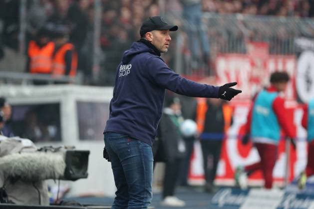 Braunschweig vs. Köln, 2. BL Braunschweig, 01.02.2025, FUßBALL - Eintracht Braunschweig vs. 1. FC Köln, 2. BL, Saison 2024 25. Cheftrainer Daniel Scherning (Eintracht Braunschweig) Braunschweig