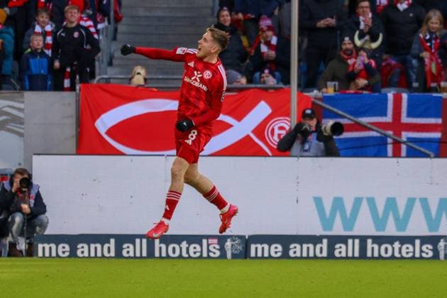 01.02.2025, xfanx, Fussball 2.Bundesliga, Fortuna Duesseldorf - SSV Ulm 1846 v.l. Torschütze Isak Johannesson (Fortuna Düsseldorf) macht das Tor zum 1:0 für Fortuna Düsseldorf (DFL DFB REGULATIONS PROHIBIT ANY USE OF PHOTOGRAPHS as IMAGE SEQUENCES and or QUASI-VIDEO) Duesseldorf