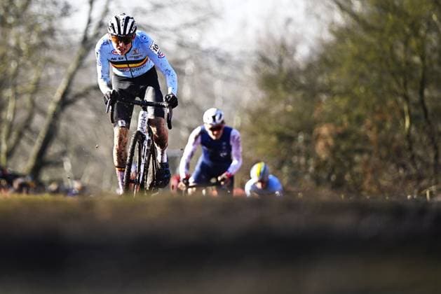Belgian Aaron Dockx pictured in action during the men U23 race, at the UCI Cyclocross World Championships, in Lievin, France, Saturday 01 February 2025. The world championships are taking place from 31 January until 02 February. JASPERxJACOBS  x111570285x