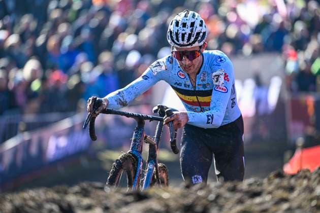 2025 UCI Cyclo-Cross WC - Men Under 23 LIEVIN, FRANCE - FEBRUARY 01 : Michels Jente (BEL) in action during the 2025 UCI Cyclo-Cross World Championships for Men Under 23 on February 01, 2025 in Lievin, France, 01 02 2025 Lievin France  Copyright: xNicoxVereeckenx