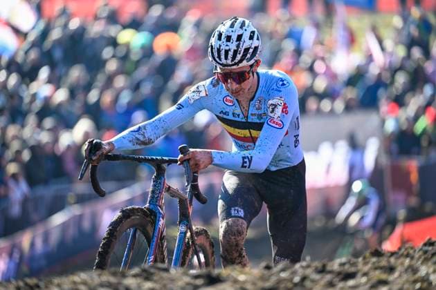 2025 UCI Cyclo-Cross WC - Men Under 23 LIEVIN, FRANCE - FEBRUARY 01 : Michels Jente (BEL) in action during the 2025 UCI Cyclo-Cross World Championships for Men Under 23 on February 01, 2025 in Lievin, France, 01 02 2025 Lievin France  Copyright: xNicoxVereeckenx