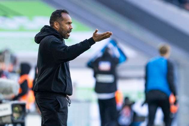 2. Fussball-Bundesliga: Fortuna Düsseldorf - SSV Ulm 1846 Fussball, 01.02.2024 Daniel Thioune (Fortuna Düsseldorf, Cheftrainer) gestikuliert. 2. Fussball-Bundesliga, Fortuna Düsseldorf - SSV Ulm 1846 Fussball, 20. Spieltag, am 01.02.2024, Merkur Spiel-Arena, Düsseldorf DFL regulations prohibit any use of photographs as image sequences and or quasi-video