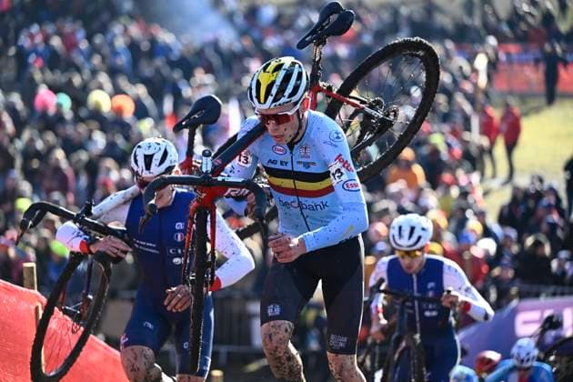 2025 UCI Cyclo-Cross WC - Men Under 23 LIEVIN, FRANCE - FEBRUARY 01 : Vandenberghe Viktor (BEL) in action during the 2025 UCI Cyclo-Cross World Championships for Men Under 23 on February 01, 2025 in Lievin, France, 01 02 2025 Lievin France  Copyright: xNicoxVereeckenx