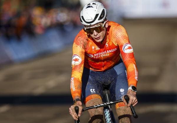 LIEVIN, FRANCE - Tibor Del Grosso (Netherlands) in action during the cyclocross World Cup in Lievin, France. ANP BAS CZERWINSKI xVIxANPxSportx xxANPxIVx 518847004 originalFilename: 518847004.jpg