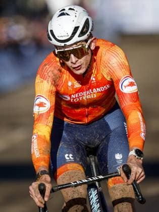 LIEVIN, FRANCE - Tibor Del Grosso (Netherlands) in action during the cyclocross World Cup in Lievin, France. ANP BAS CZERWINSKI xVIxANPxSportx xxANPxIVx 518847102 originalFilename: 518847102.jpg