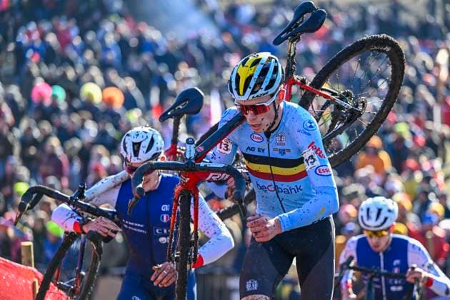 2025 UCI Cyclo-Cross WC - Men Under 23 LIEVIN, FRANCE - FEBRUARY 01 : Vandenberghe Viktor (BEL) in action during the 2025 UCI Cyclo-Cross World Championships for Men Under 23 on February 01, 2025 in Lievin, France, 01 02 2025 Lievin France  Copyright: xNicoxVereeckenx
