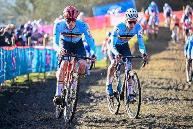 2025 UCI Cyclo-Cross WC - Men Under 23 LIEVIN, FRANCE - FEBRUARY 01 : De Bruyckere Kay (BEL) , Michels Jente (BEL) in action during the 2025 UCI Cyclo-Cross World Championships for Men Under 23 on February 01, 2025 in Lievin, France, 01 02 2025 Lievin France  Copyright: xNicoxVereeckenx