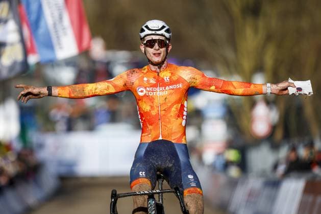 LIEVIN, FRANCE - Tibor Del Grosso (Netherlands) crosses the finish line first during the cyclocross World Cup in Lievin, France. ANP BAS CZERWINSKI xVIxANPxSportx xxANPxIVx 518847223 originalFilename: 518847223.jpg