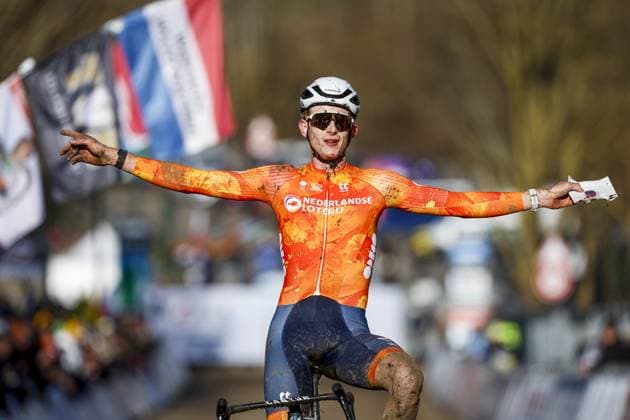 LIEVIN, FRANCE - Tibor Del Grosso (Netherlands) crosses the finish line first during the cyclocross World Cup in Lievin, France. ANP BAS CZERWINSKI xVIxANPxSportx xxANPxIVx 518847281 originalFilename: 518847281.jpg
