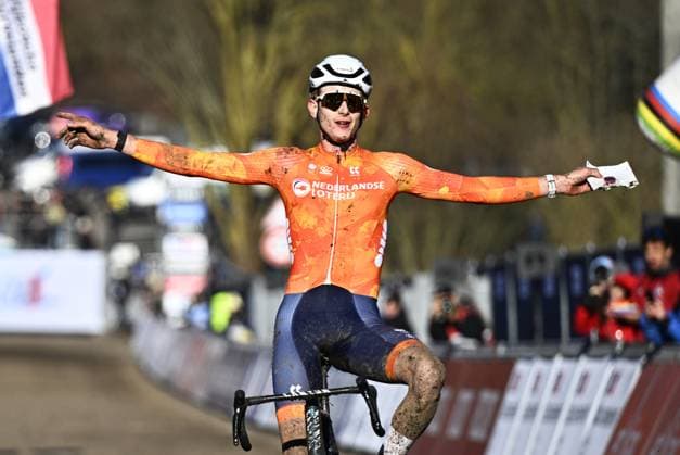 Dutch Tibor Del Grosso celebrates as he crosses the finish line to win the men U23 race, at the UCI Cyclocross World Championships, in Lievin, France, Saturday 01 February 2025. The world championships are taking place from 31 January until 02 February. JASPERxJACOBS  x111571871x